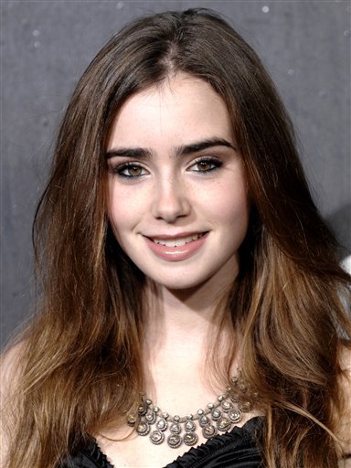 详情>> 莉莉·柯林斯(lily jane collins),1989年3月18日出生于英国