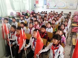 我们要做雷锋式的好少年