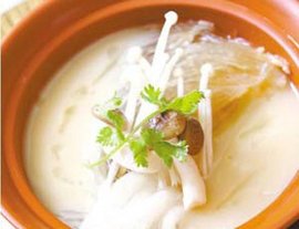 松子仁西洋参鲜鸡汤