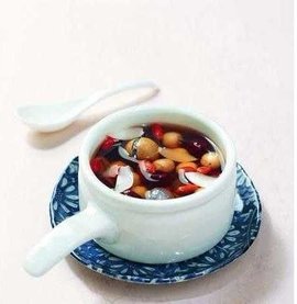 黑枣桂圆鹌鹑蛋汤