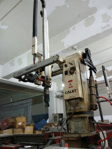 这种注塑机机械手是不是有20个出厂已经编好