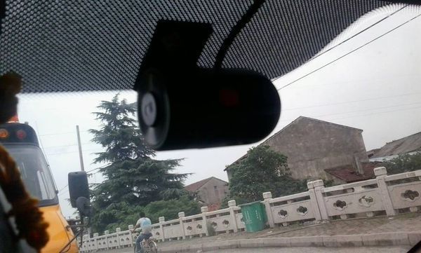 4s店刚装的行车记录仪怎么样、6oo元,不知道什