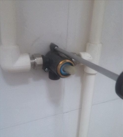 卫生间洗澡暗阀坏了怎么换_360问答