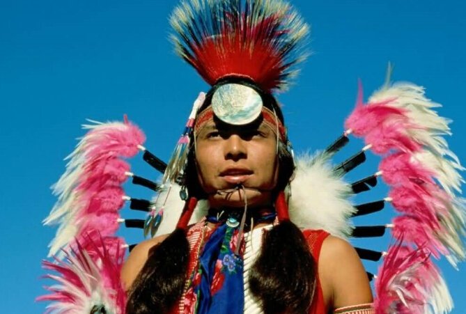 纳瓦霍人操一种阿帕切语,该语属阿萨巴斯卡语(athabascan