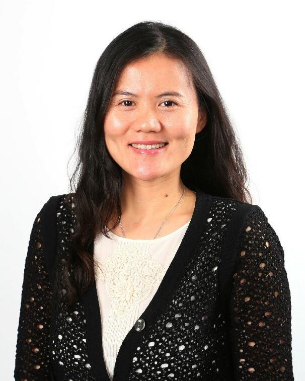 彭蕾,蚂蚁金服董事长兼ceo,1994年毕业于浙江工商大学杭州商学院,主修