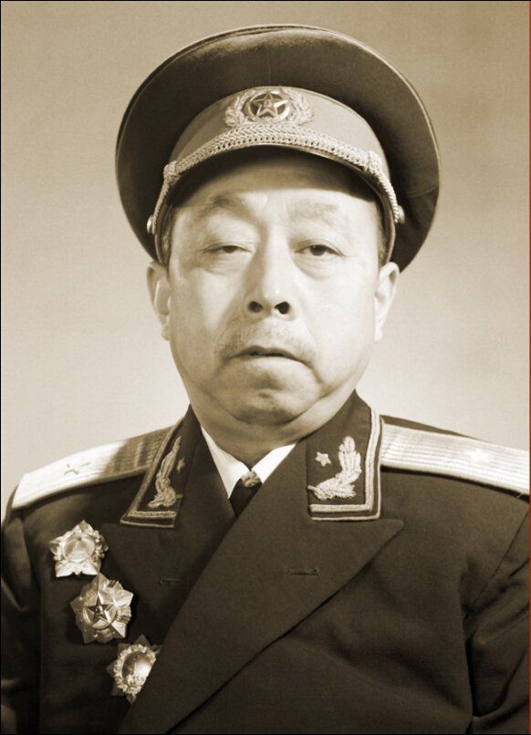 毕业院校:出生日期: 1911人物简介:蓝侨,(1911-1998)湖北省广济县(现